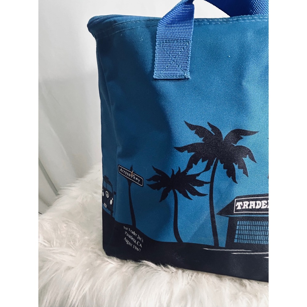 Trader Joes Insulated Reusable Grocery Bag Blue Pasadena 1967 Tote Zipper Large - Picture 3 of 7